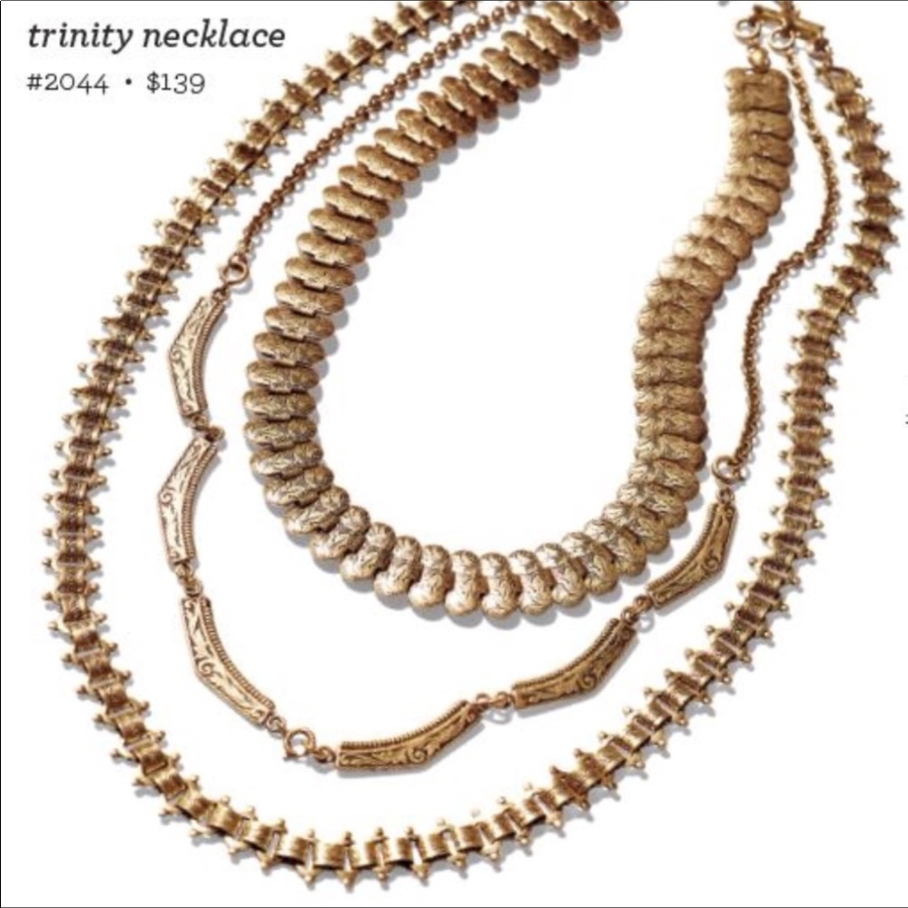 CAbi Trinity Necklace NWOT